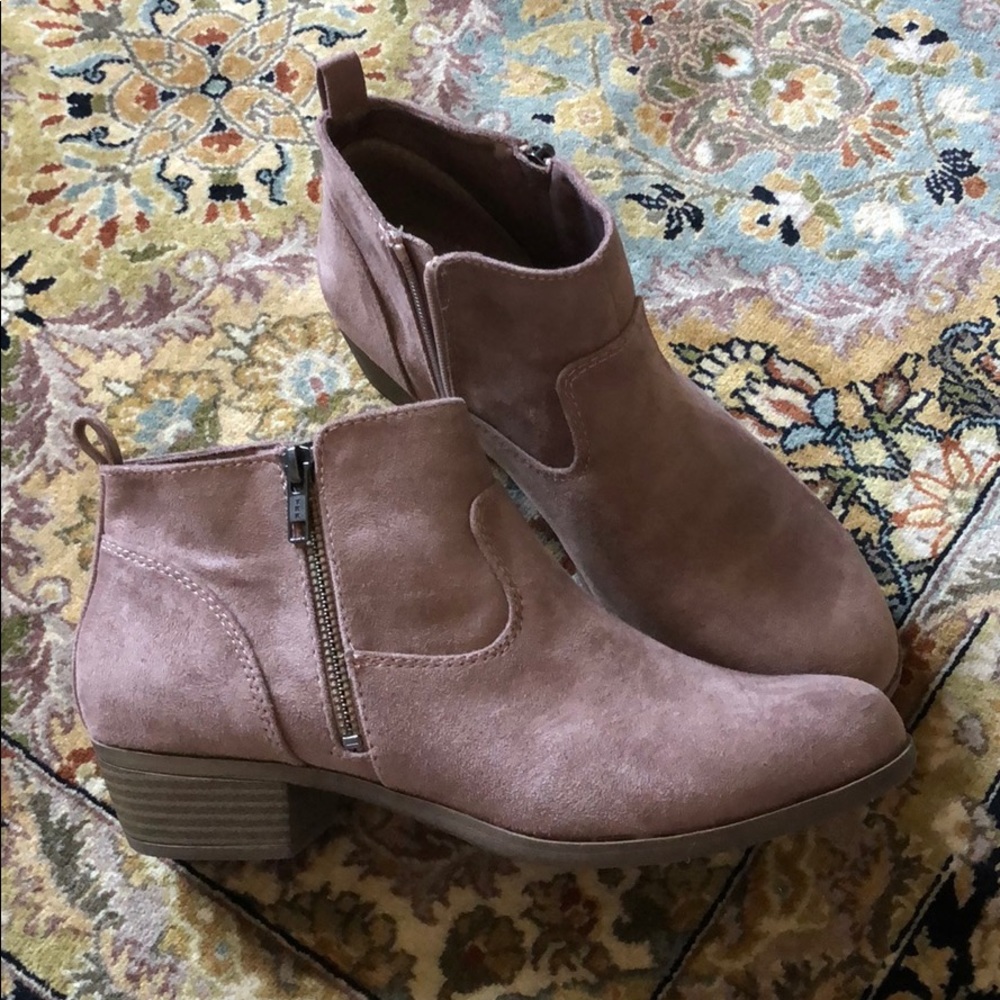 NWT Arizona Booties